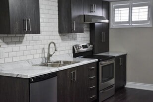 1130 Melton Dr in Mississauga, ON - Building Photo