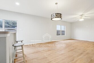 4738 Rosemarys Farm in San Antonio, TX - Building Photo - Building Photo