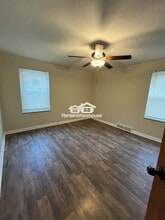 7016 Natural Bridge Rd in St. Louis, MO - Foto de edificio - Building Photo