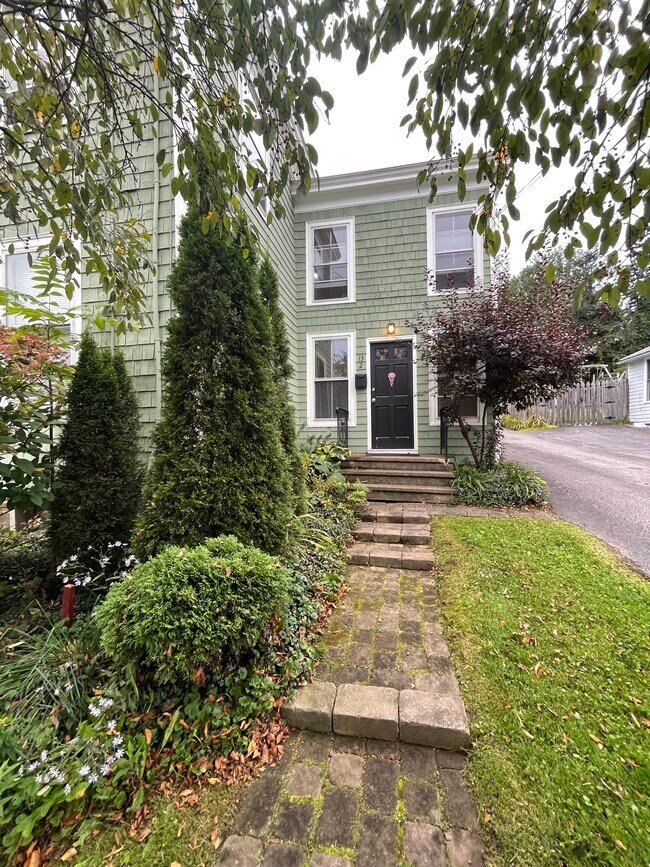 13 Center St Rentals in Cazenovia, NY