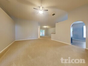 7439 Lawn Tennis Ln in Jacksonville, FL - Foto de edificio - Building Photo