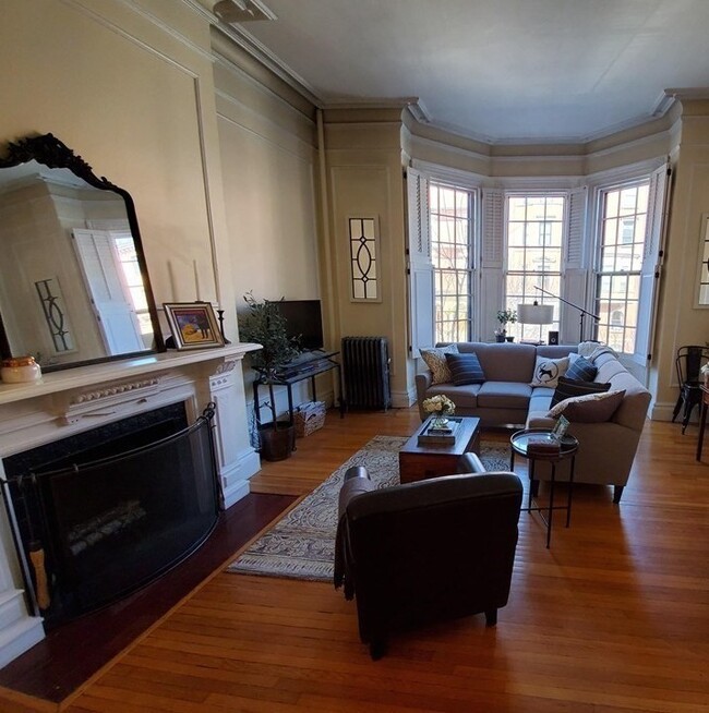 235 Beacon St in Boston, MA - Building Photo - Building Photo