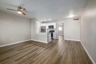 Promontory in Tucson, AZ - Building Photo