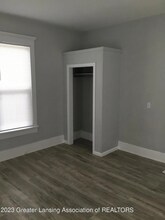 1037 E Oakland Ave-Unit -Duplicate of 1 in Lansing, MI - Building Photo - Building Photo