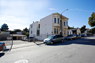 727 Chenery St in San Francisco, CA - Foto de edificio - Building Photo