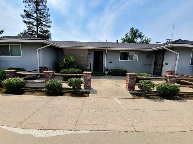 1614 12th St in Reedley, CA - Building Photo - Building Photo