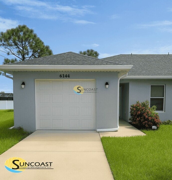6144 Allied Ct in Port Charlotte, FL - Building Photo