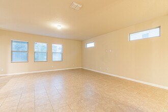 6802 Fort Bend in San Antonio, TX - Building Photo - Building Photo