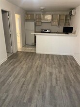 2010 N 49th St-Unit -Unit A in Tampa, FL - Building Photo - Building Photo