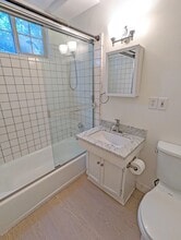 4402 Mammoth Ave, Unit 5 in Los Angeles, CA - Foto de edificio - Building Photo