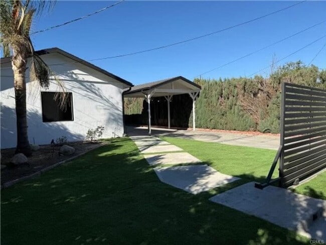 5527 Beckford Ave in Los Angeles, CA - Building Photo - Building Photo