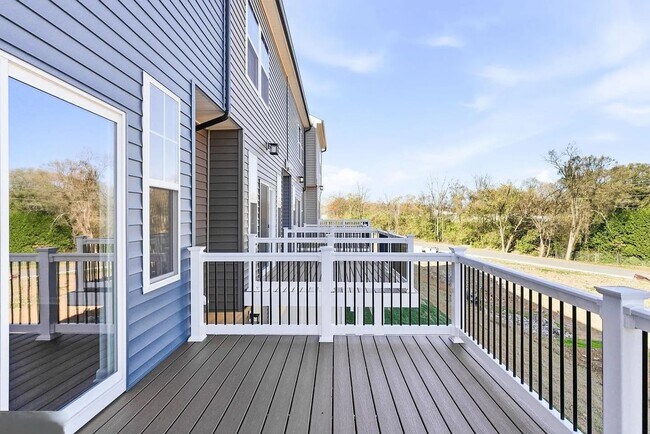 222 Monteith Dr in Winchester, VA - Building Photo - Building Photo