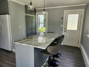 148 Russells Mills Rd in Dartmouth, MA - Building Photo - Building Photo