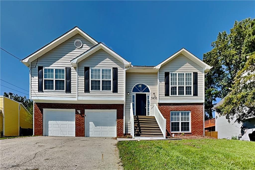 5450 Princeton Oaks Dr in Sugar Hill, GA - Building Photo