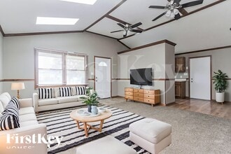 2102 E Edgewood Ave, Unit Bryant in Indianapolis, IN - Foto de edificio - Building Photo