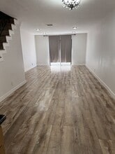 14803 Vanowen St, Unit 8 in Van Nuys, CA - Building Photo - Building Photo