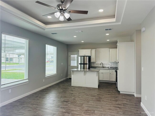 1005 Sugar Gdn Dr in Pharr, TX - Building Photo - Building Photo