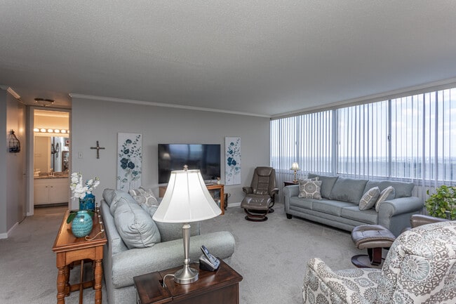 The Lakewood House Apartments in North Little Rock, AR - Building Photo - Interior Photo