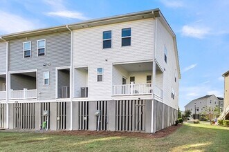 681 McLernon Trce in Johns Island, SC - Foto de edificio - Building Photo