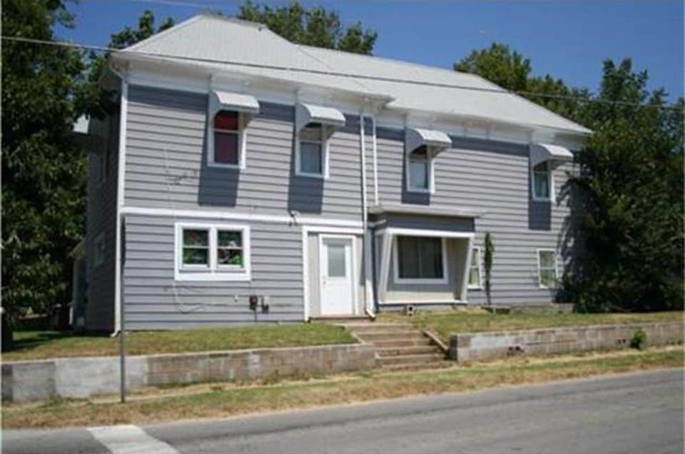 701 N Main St in Independence, MO - Building Photo