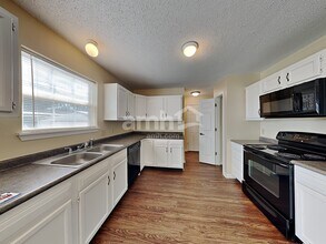 143 E Pine Ridge Dr in Westfield, IN - Building Photo - Building Photo