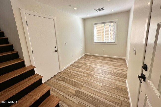 1345 S Owl Dr in Gilbert, AZ - Building Photo - Building Photo