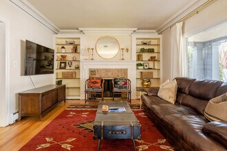 917 SE 25th Ave in Portland, OR - Foto de edificio - Building Photo