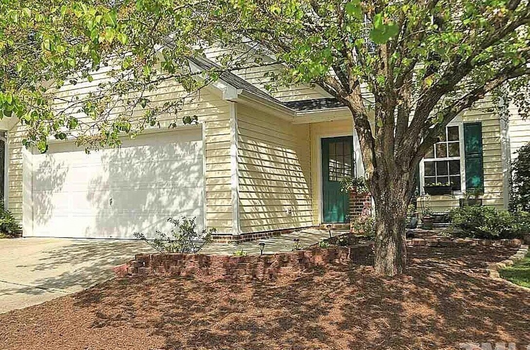 5009 Gaithers Pointe Dr in Durham, NC - Building Photo