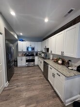 160 Symphony Way in Elgin, IL - Foto de edificio - Building Photo