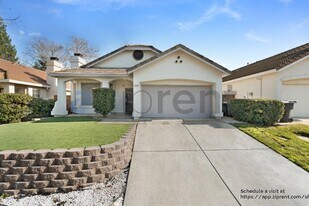 1918 Ajay Dr in Roseville, CA - Building Photo