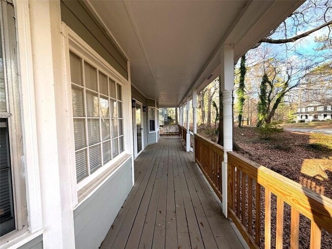 1960 McEachern Manor Dr in Marietta, GA - Building Photo - Building Photo