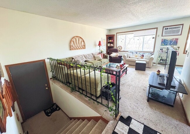 property at 799 Weeks Ave SE