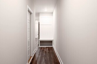 216 Drayton Dr in Clarksville, TN - Foto de edificio - Building Photo