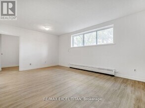 165 Colborne Ave in Richmond Hill, ON - Building Photo - Building Photo