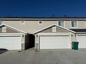 1177 Shady Brook Ln S in West Haven, UT - Building Photo