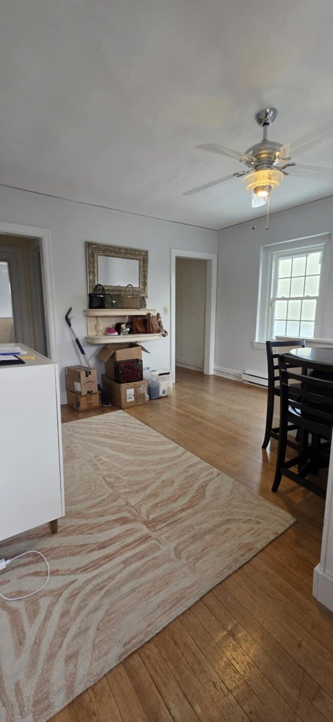 124 NW Broad St, Unit #2 in Southern Pines, NC - Foto de edificio - Building Photo