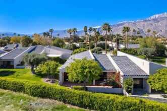 2604 N Whitewater Club Dr in Palm Springs, CA - Building Photo - Building Photo