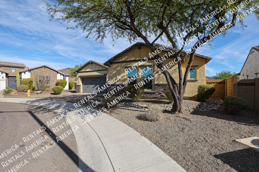 26715 N 10th Ln in Phoenix, AZ - Building Photo