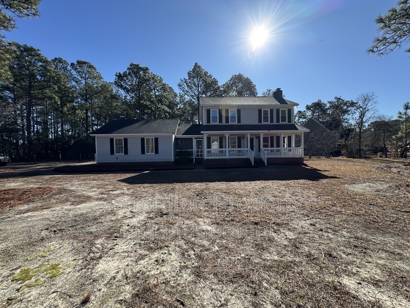 879 Foxcroft Dr in Fayetteville, NC - Building Photo