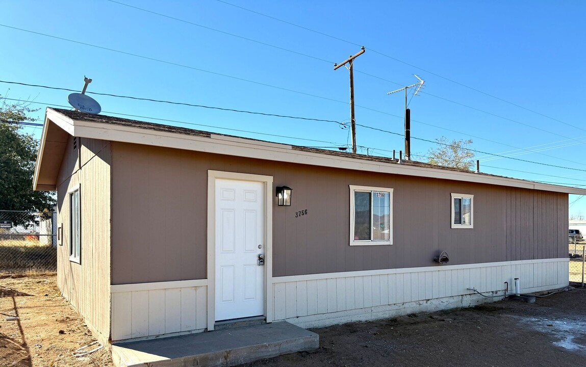 3756 Thompson Ave in Kingman, AZ - Building Photo