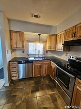 155 Redstone Hl Rd in Bristol, CT - Building Photo - Building Photo