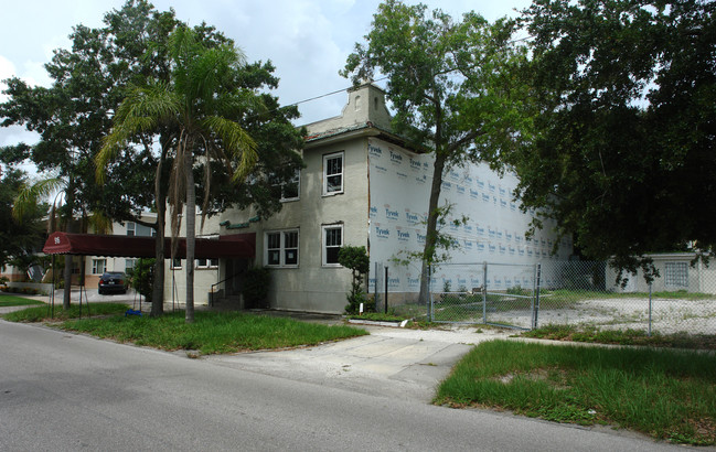 916 1st St N in St. Petersburg, FL - Foto de edificio - Building Photo