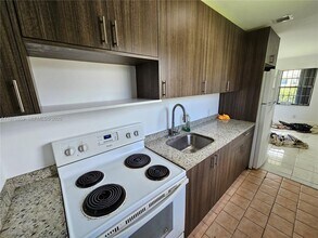 2119 NW 64th St in Miami, FL - Building Photo - Building Photo