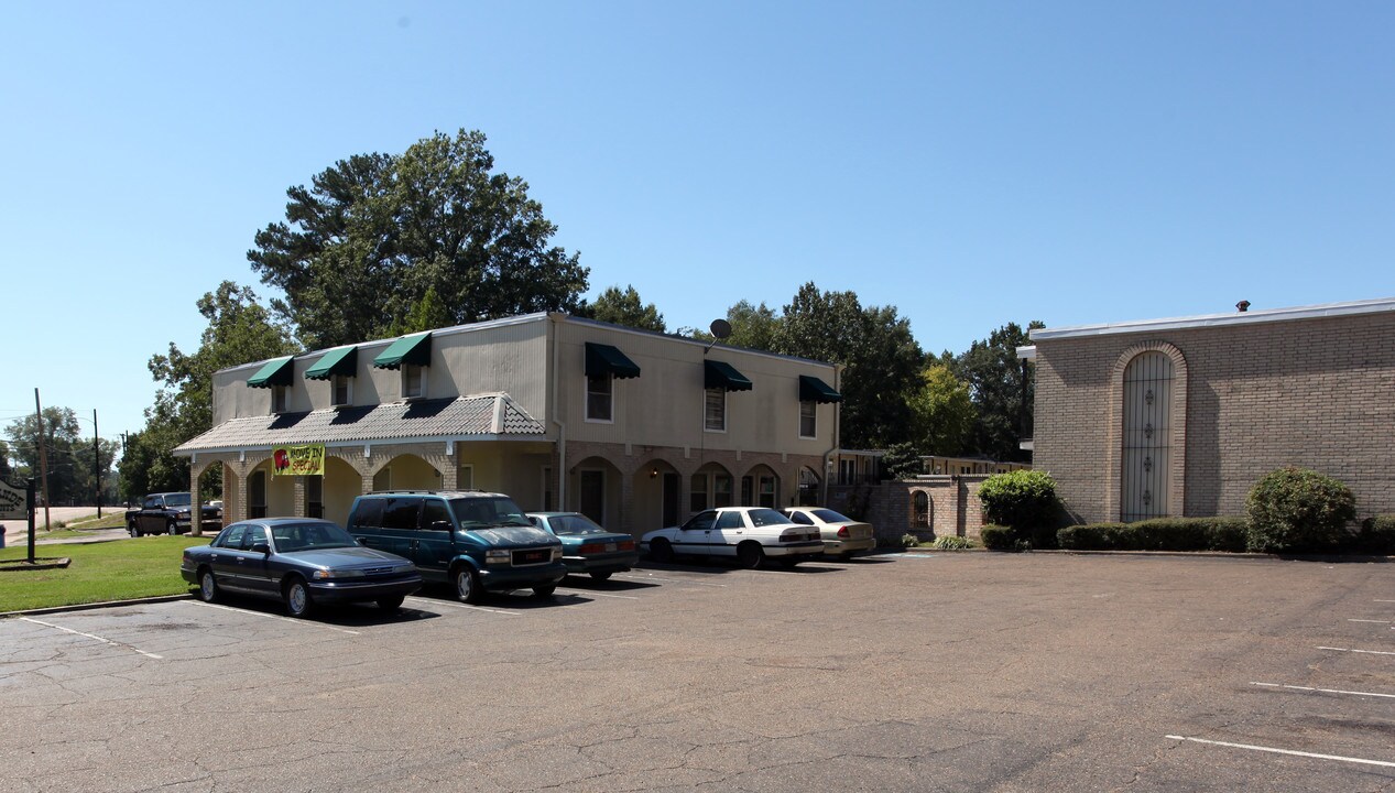 Casa Grande Apartments in Jackson, MS - Building Photo