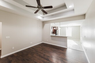 16355 Pottery Ln in Moundville, AL - Foto de edificio - Building Photo