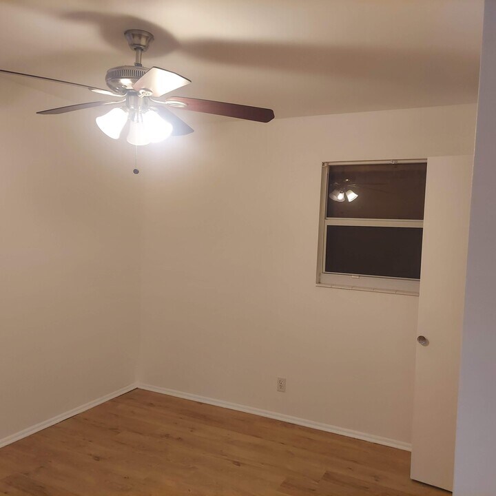 927 Northern Dr in West Palm Beach, FL - Building Photo