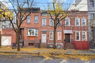 259 7th St in Hoboken, NJ - Building Photo