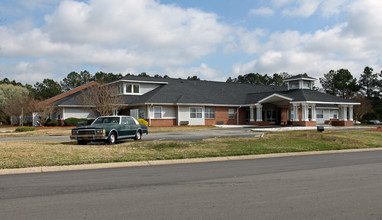 Pine Knoll Manor in Smithfield, NC - Building Photo - Building Photo