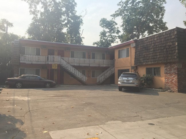 Oak Street Apartments in Stockton, CA - Building Photo - Other