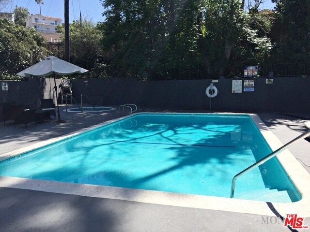 4124 N Eagle Rock Blvd-Unit -117A in Los Angeles, CA - Foto de edificio